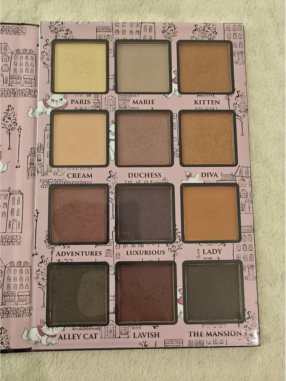 Disney The Aristocats Eyeshadow Palette 12 Shades with Mirror In Booklet Case